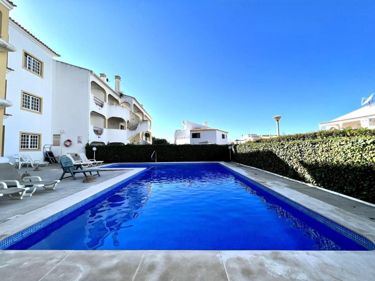 Quarteira Classic 1 With Pool By Homing Exterior photo