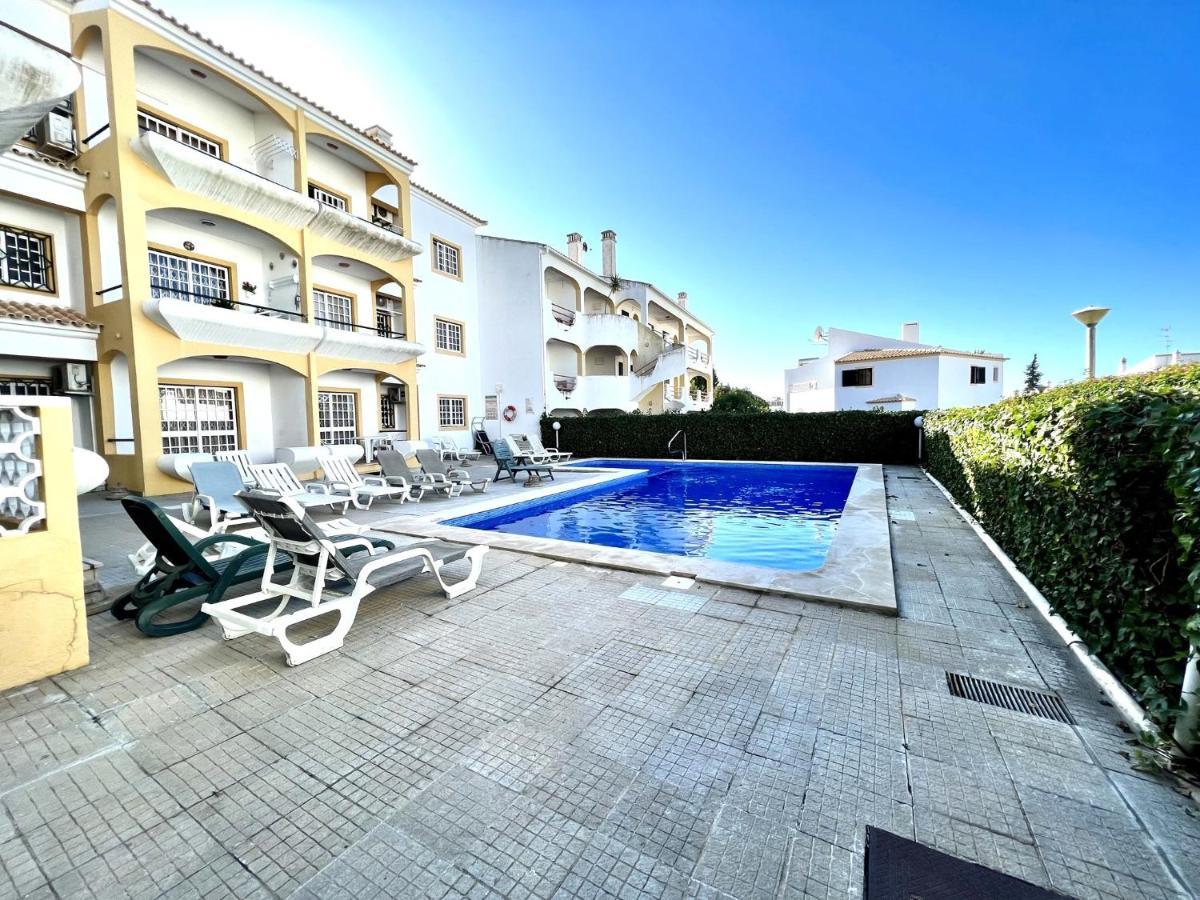 Quarteira Classic 1 With Pool By Homing Exterior photo