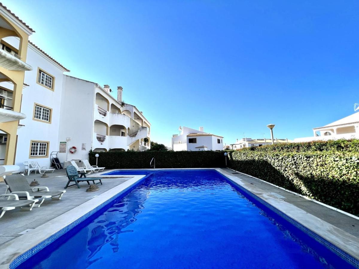 Quarteira Classic 1 With Pool By Homing Exterior photo