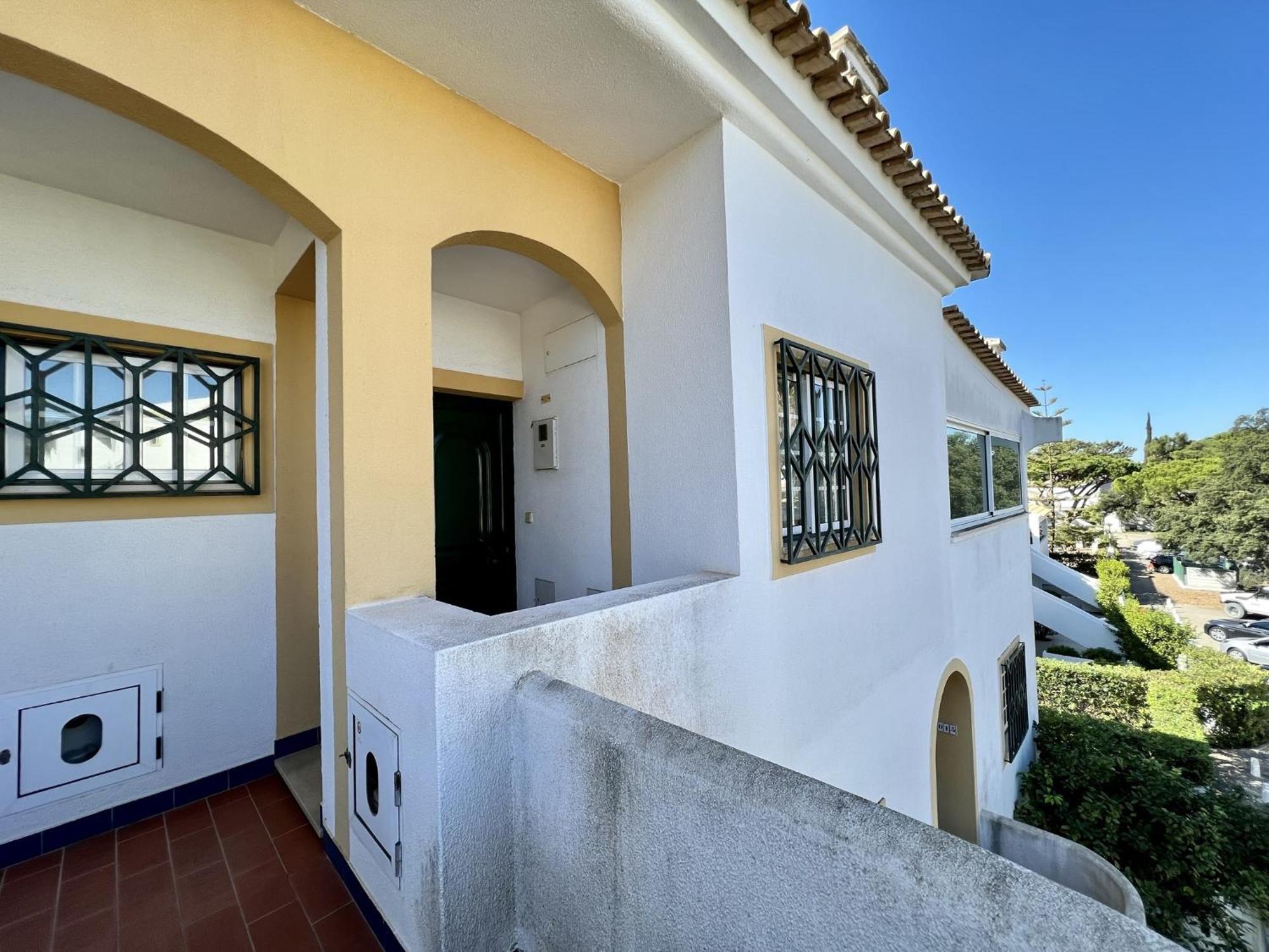 Quarteira Classic 1 With Pool By Homing Exterior photo